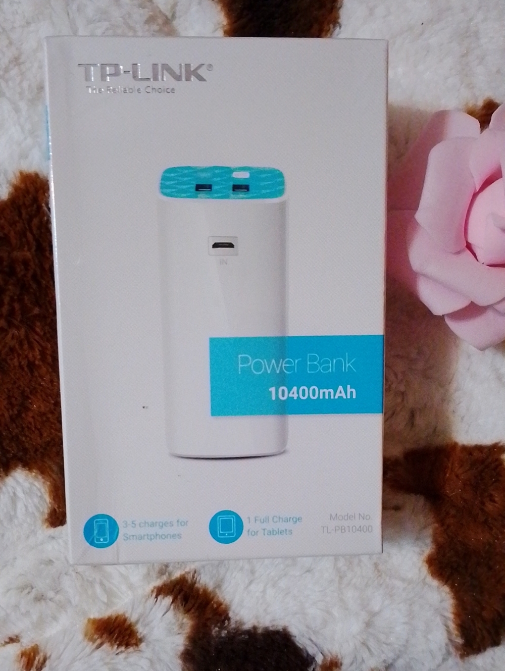 TP-Link White Power Bank with Blue Accents 10400mAh